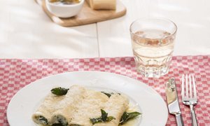 Ricotta-Spinat-Cannelloni mit Salbeibutter